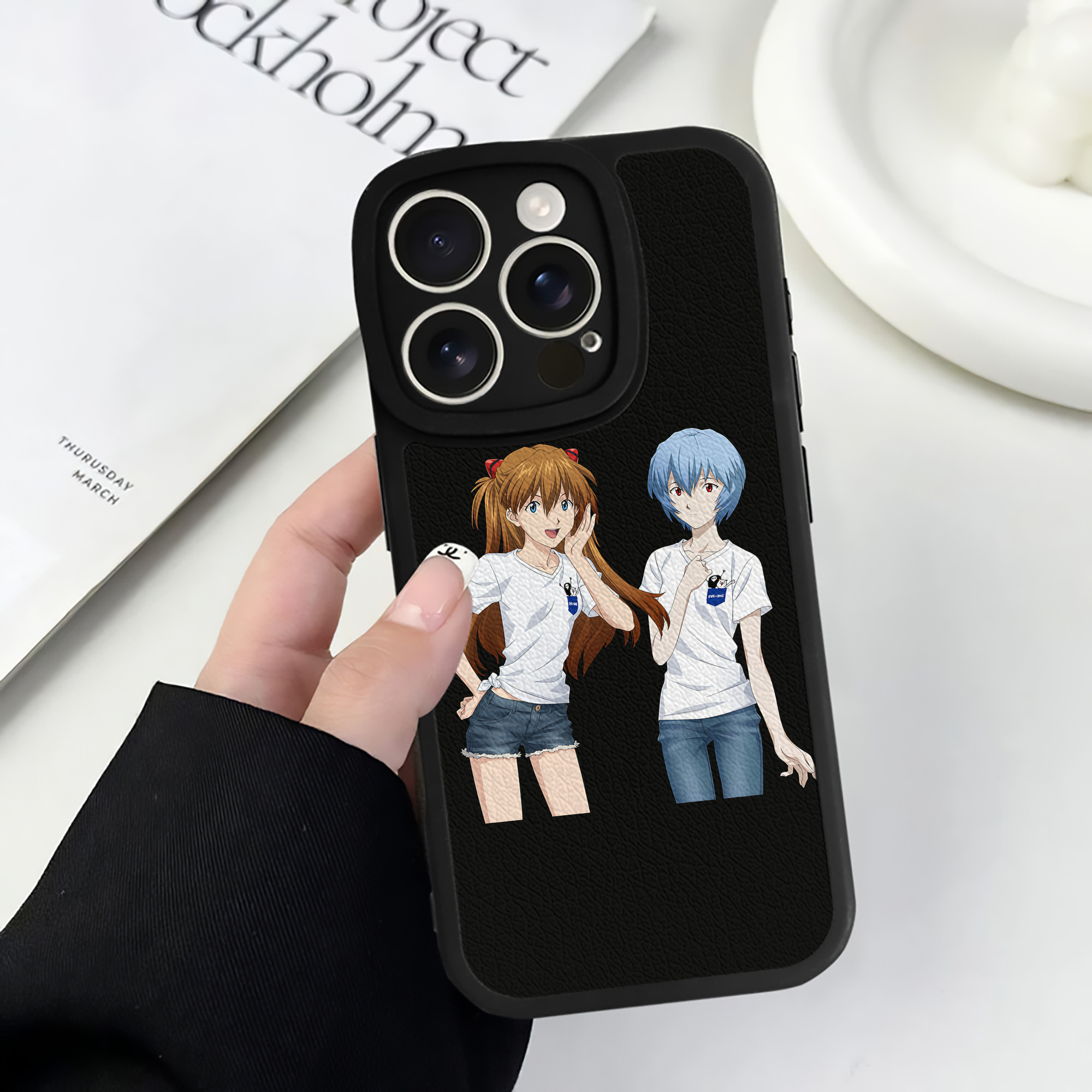 （画像用） EVA 新世紀エヴァンゲリオン 【iPhone 16シリーズ対応】シリコンスマホケース（レザー調） 材質：シリコン
